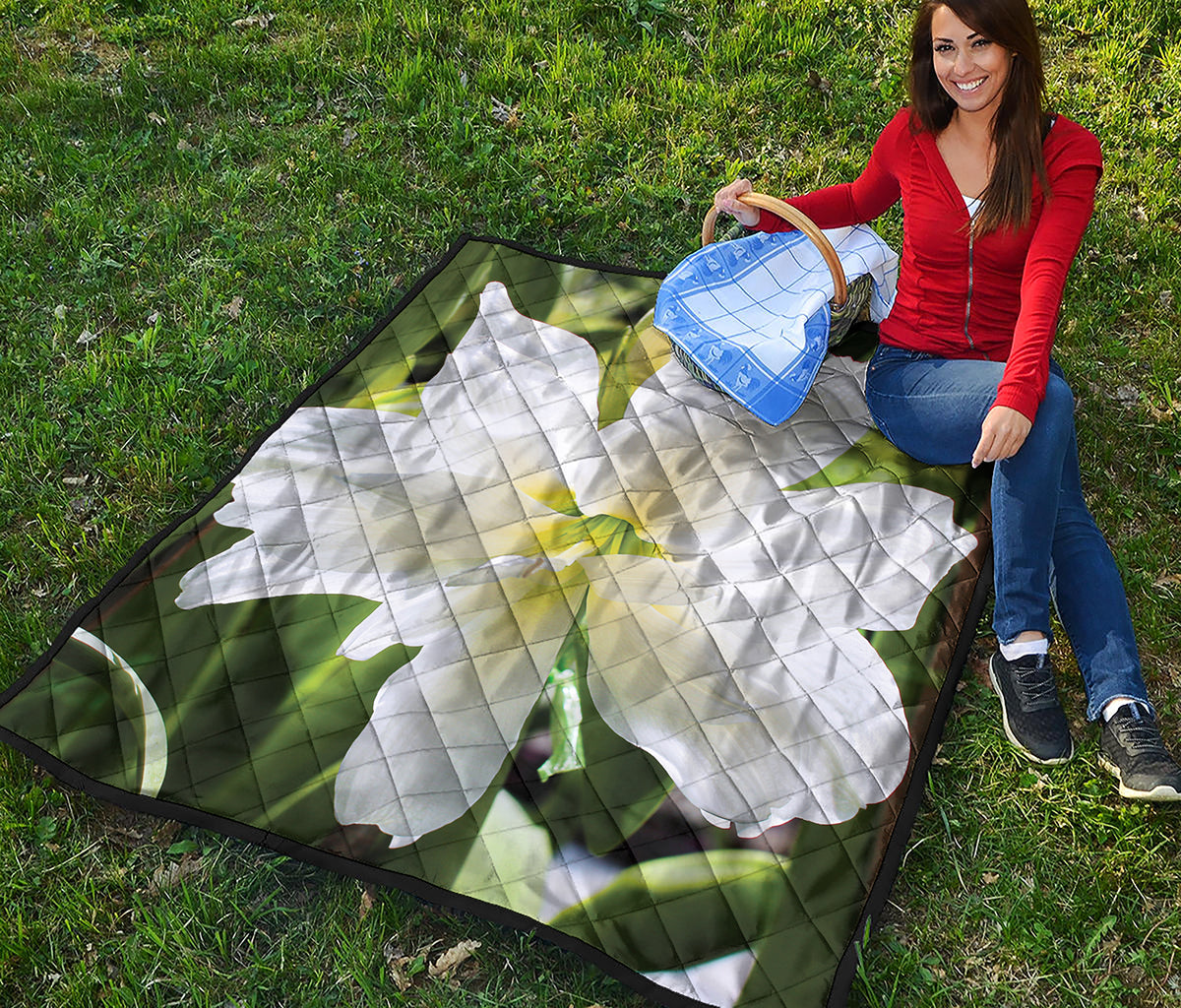 White Amaryllis Print Quilt