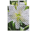 White Amaryllis Print Quilt Bed Set