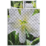 White Amaryllis Print Quilt Bed Set