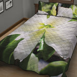 White Amaryllis Print Quilt Bed Set