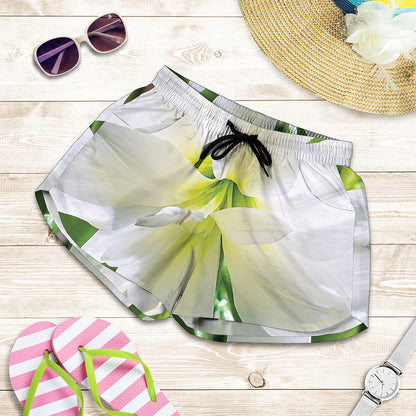 White Amaryllis Print Women's Shorts