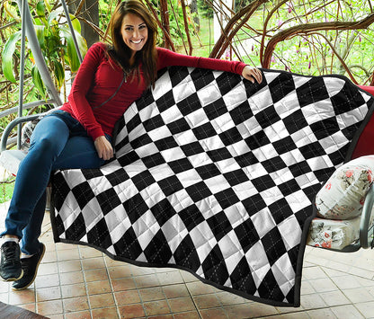 White And Black Argyle Pattern Print Quilt