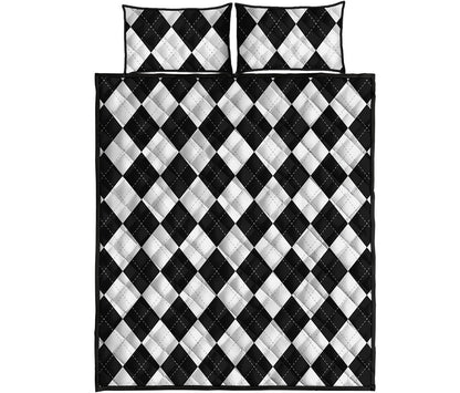 White And Black Argyle Pattern Print Quilt Bed Set