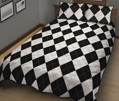 White And Black Argyle Pattern Print Quilt Bed Set