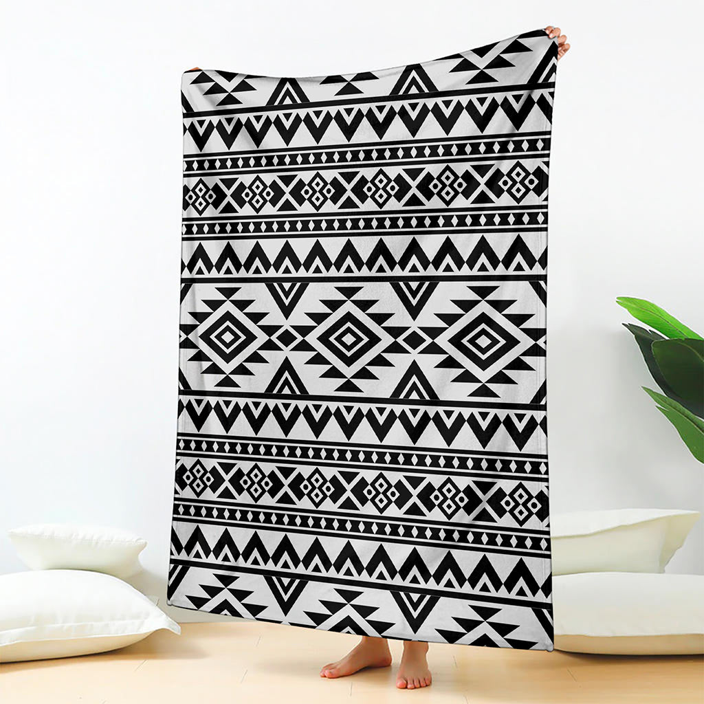 White And Black Aztec Pattern Print Blanket