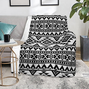 White And Black Aztec Pattern Print Blanket