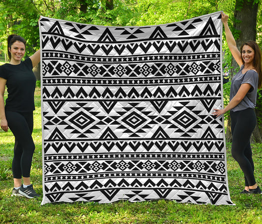 White And Black Aztec Pattern Print Quilt