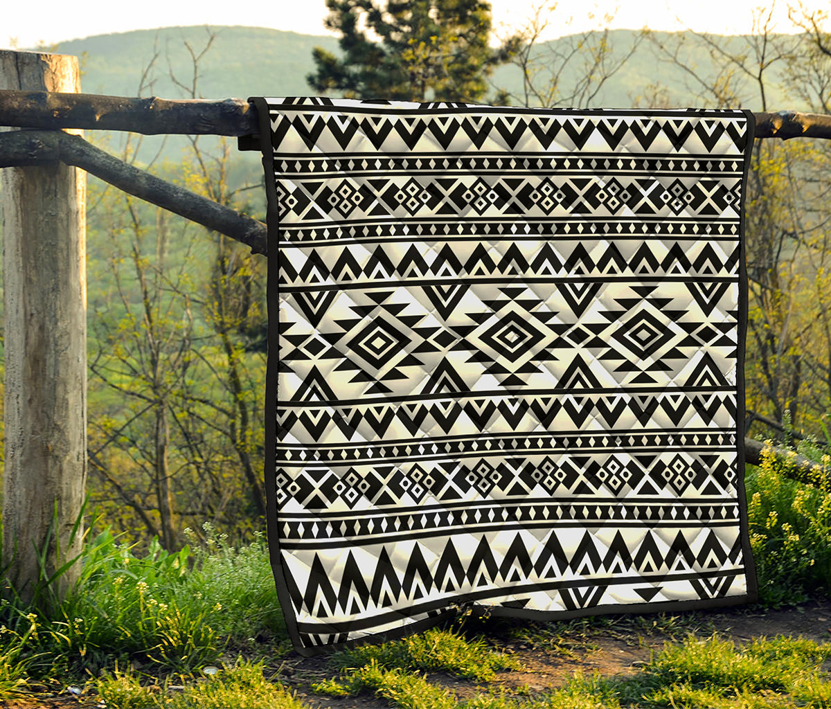 White And Black Aztec Pattern Print Quilt