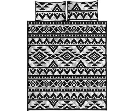 White And Black Aztec Pattern Print Quilt Bed Set