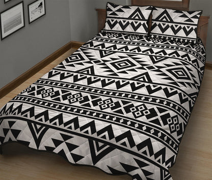 White And Black Aztec Pattern Print Quilt Bed Set