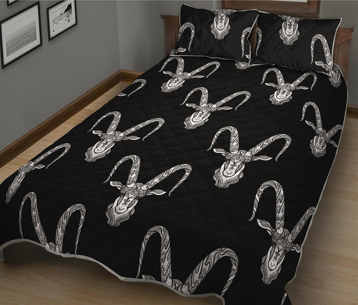 White And Black Capricorn Sign Print Quilt Bed Set