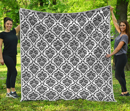White And Black Damask Pattern Print Quilt
