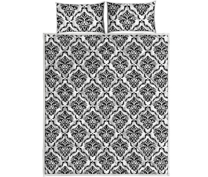 White And Black Damask Pattern Print Quilt Bed Set