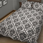 White And Black Damask Pattern Print Quilt Bed Set
