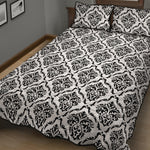 White And Black Damask Pattern Print Quilt Bed Set