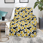 White And Black Frangipani Pattern Print Blanket