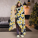 White And Black Frangipani Pattern Print Hooded Blanket