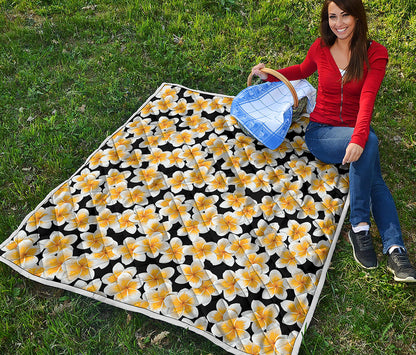 White And Black Frangipani Pattern Print Quilt
