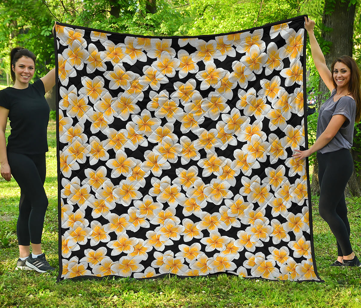 White And Black Frangipani Pattern Print Quilt