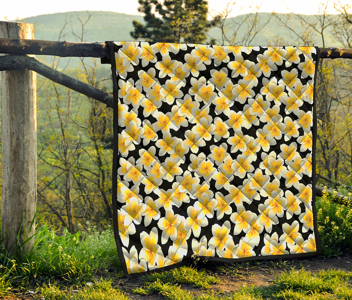 White And Black Frangipani Pattern Print Quilt