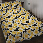 White And Black Frangipani Pattern Print Quilt Bed Set