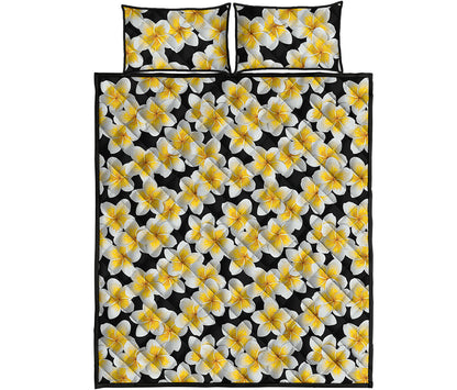 White And Black Frangipani Pattern Print Quilt Bed Set