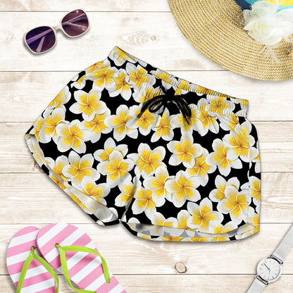 White And Black Frangipani Pattern Print Women's Shorts