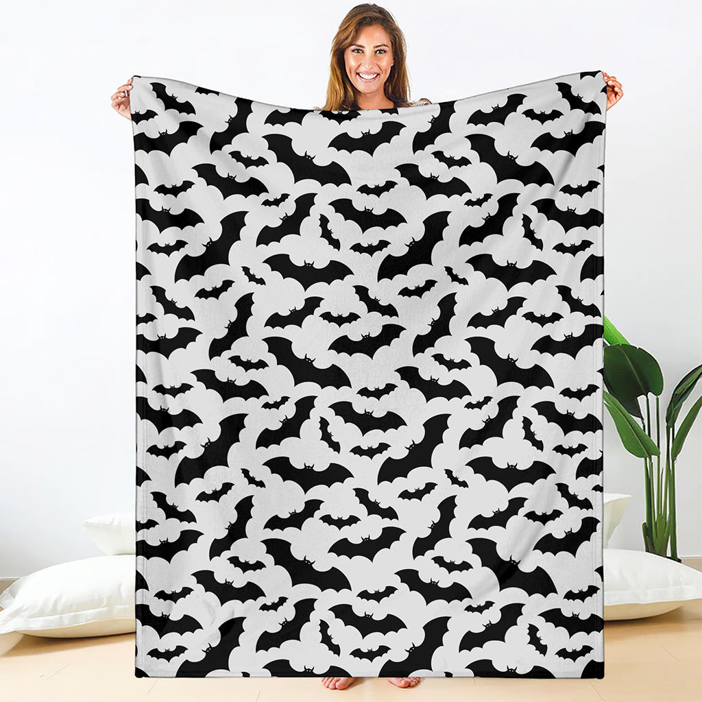 White And Black Halloween Bat Print Blanket
