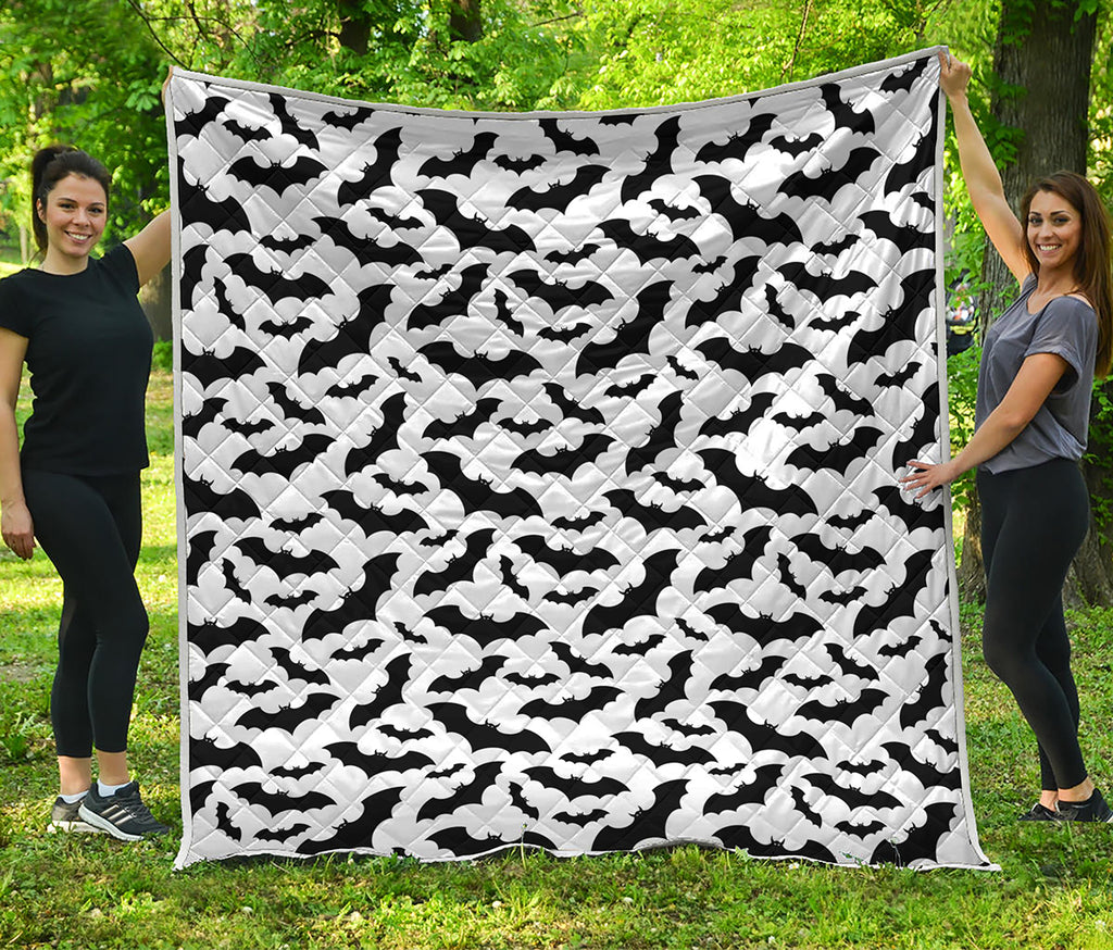 White And Black Halloween Bat Print Quilt