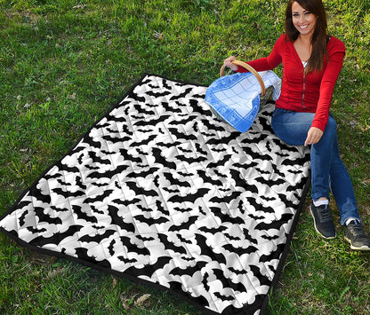 White And Black Halloween Bat Print Quilt