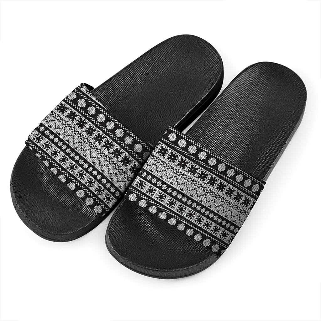 White And Black Knitted Pattern Print Black Slide Sandals