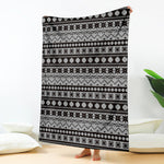 White And Black Knitted Pattern Print Blanket