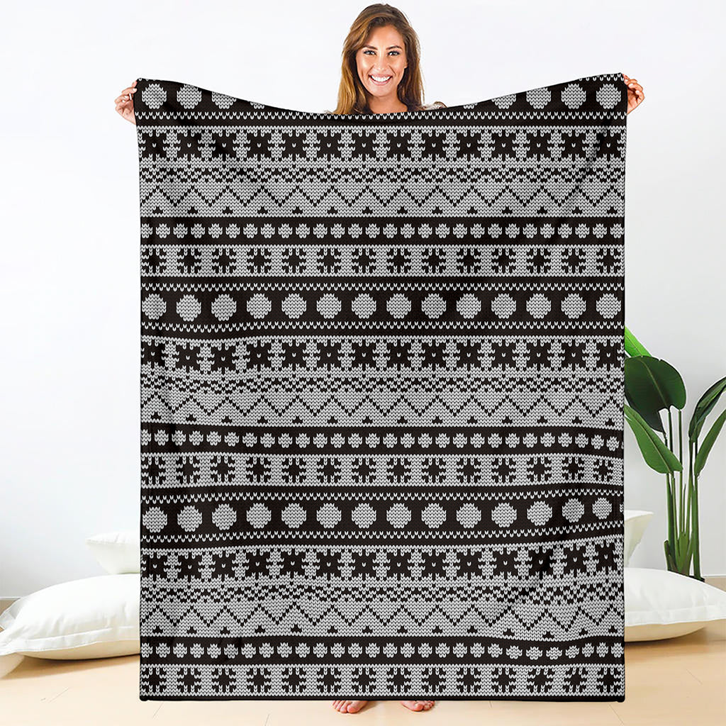 White And Black Knitted Pattern Print Blanket