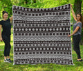White And Black Knitted Pattern Print Quilt