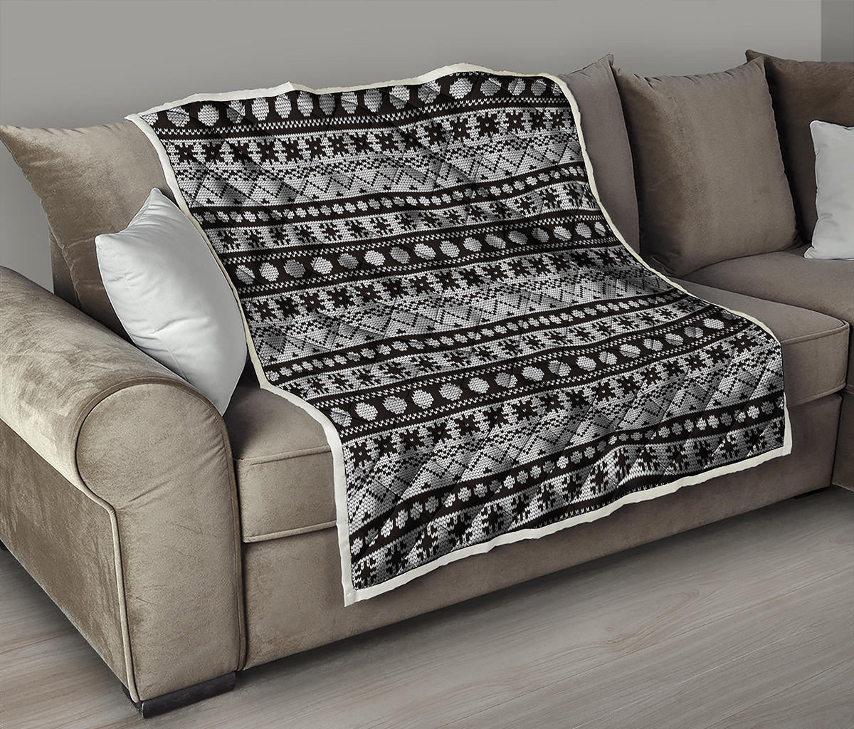 White And Black Knitted Pattern Print Quilt