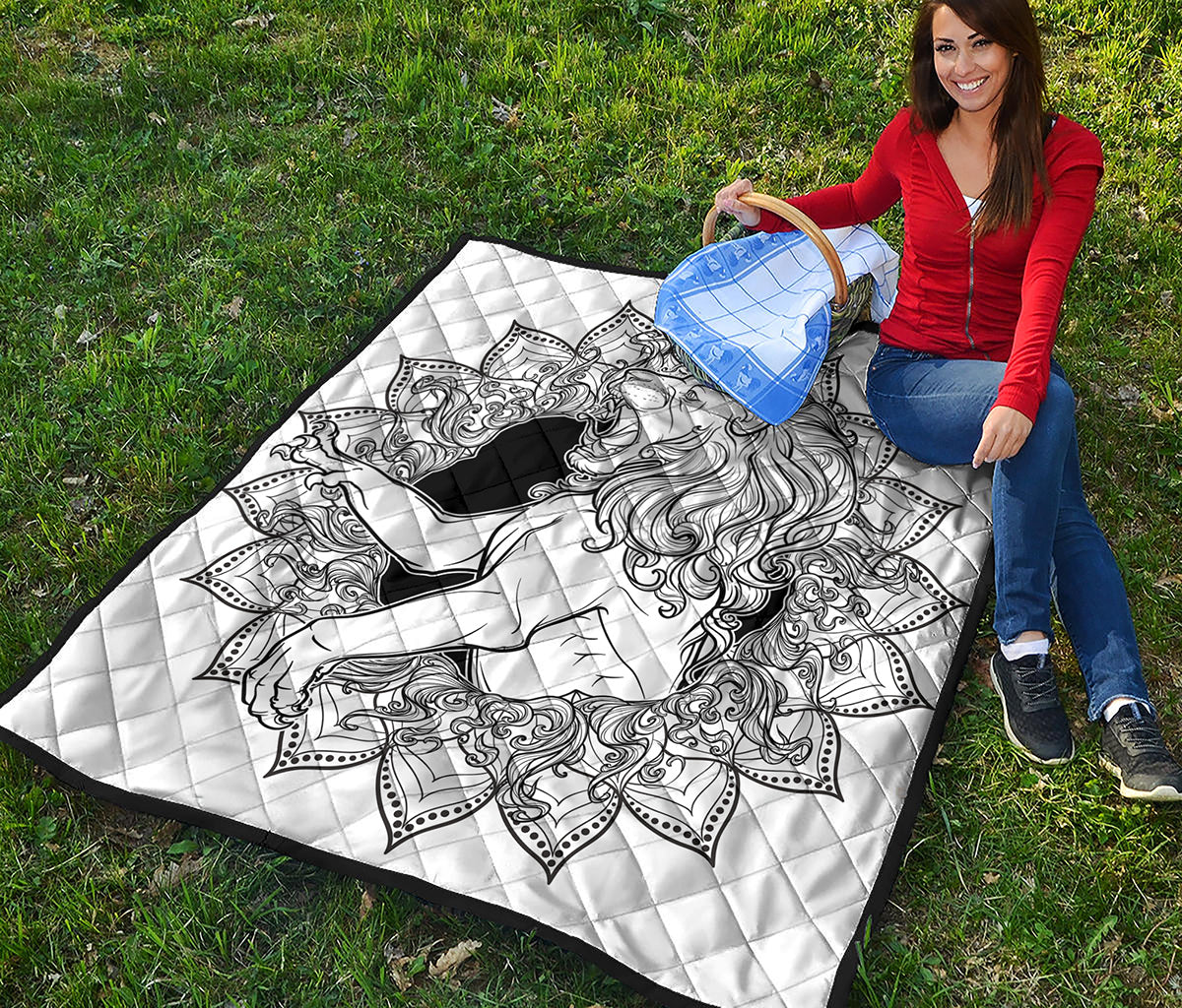 White And Black Leo Sign Print Quilt