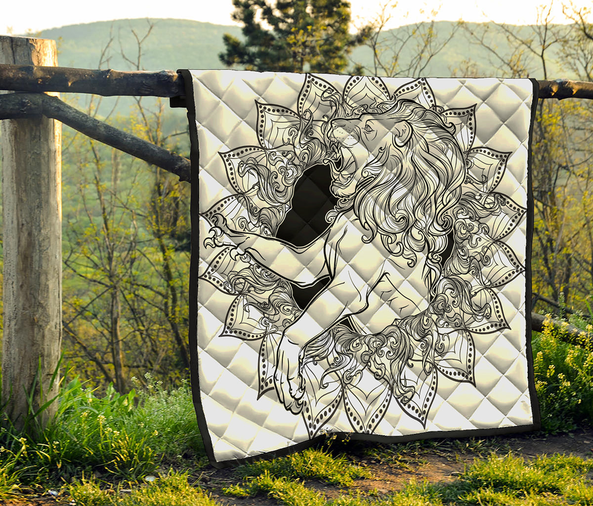 White And Black Leo Sign Print Quilt