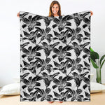 White And Black Lily Pattern Print Blanket