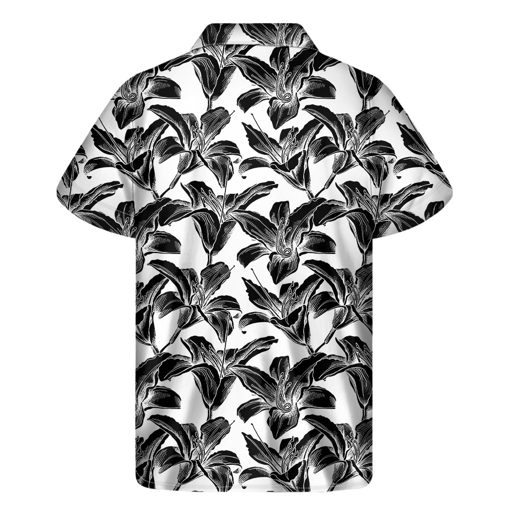 White And Black Lily Pattern Print Men's Short Sleeve Shirt