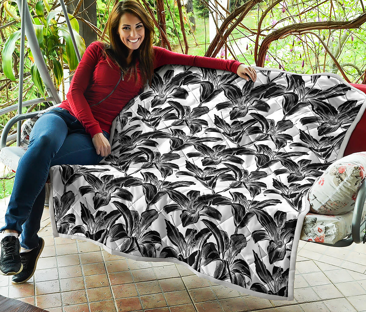 White And Black Lily Pattern Print Quilt