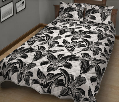 White And Black Lily Pattern Print Quilt Bed Set