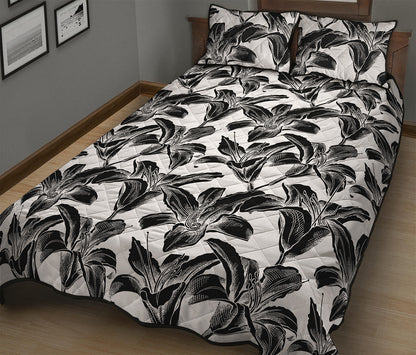 White And Black Lily Pattern Print Quilt Bed Set