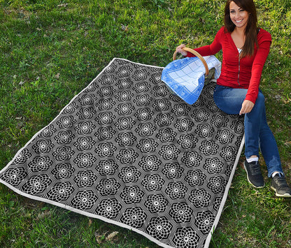 White And Black Lotus Pattern Print Quilt
