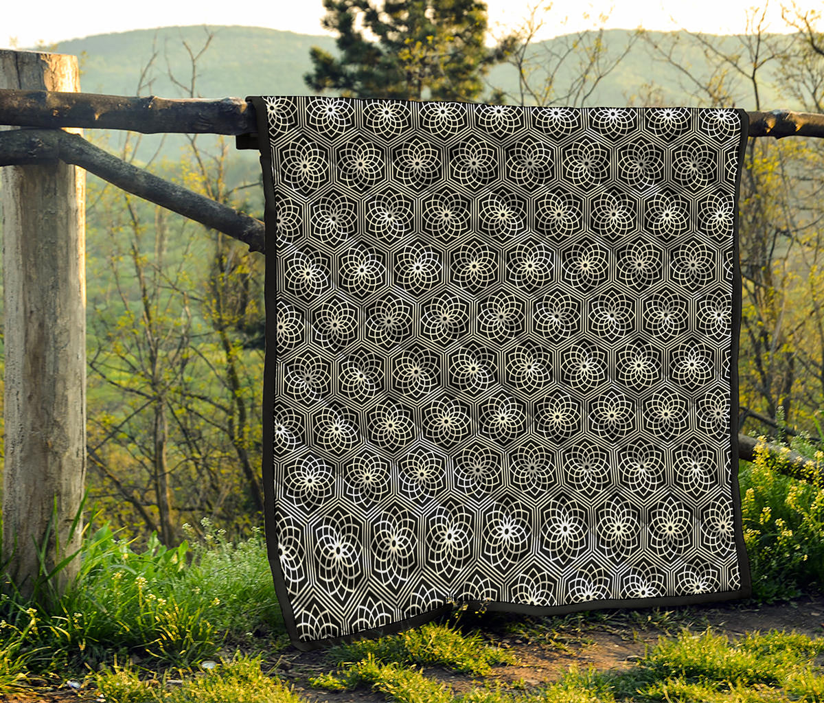 White And Black Lotus Pattern Print Quilt
