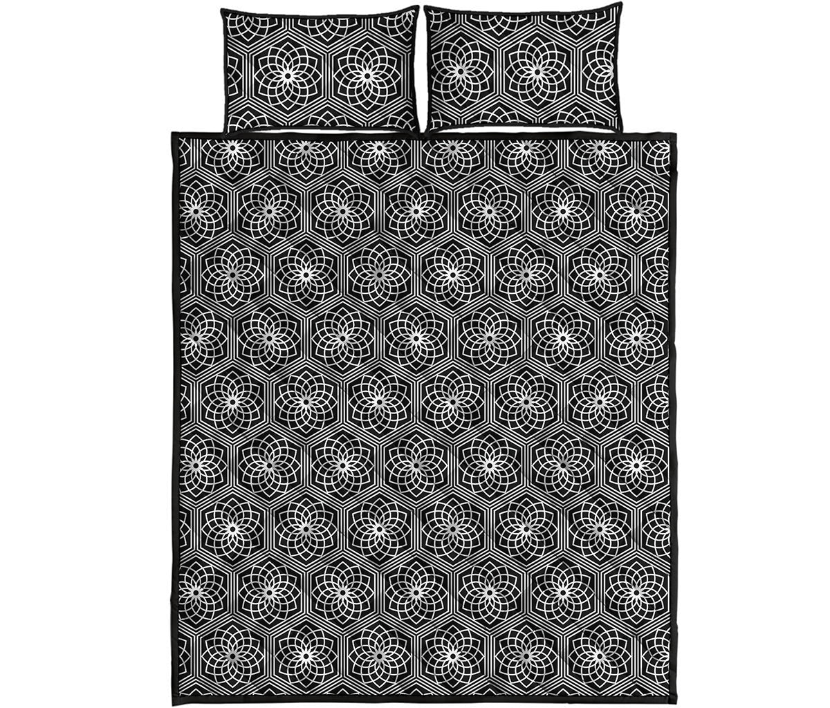 White And Black Lotus Pattern Print Quilt Bed Set