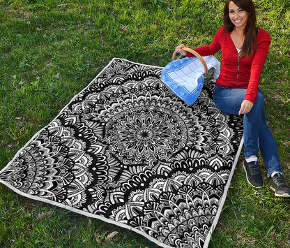 White And Black Mandala Print Quilt