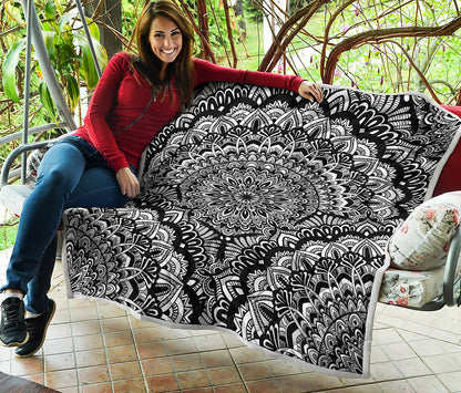 White And Black Mandala Print Quilt
