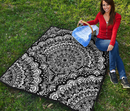 White And Black Mandala Print Quilt