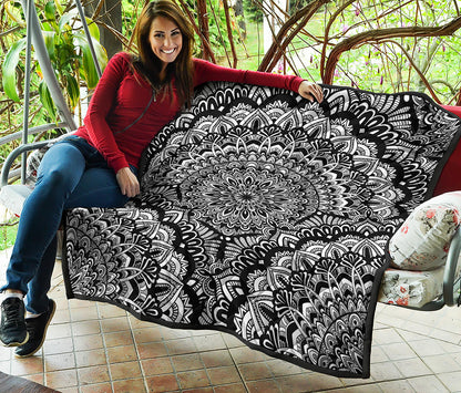 White And Black Mandala Print Quilt