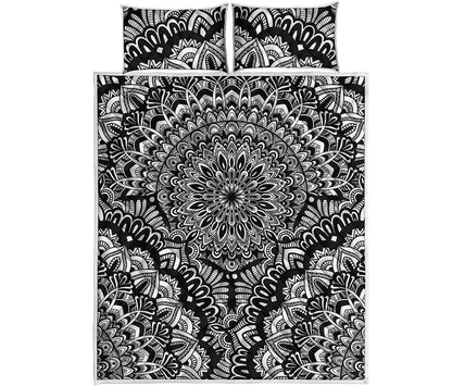 White And Black Mandala Print Quilt Bed Set